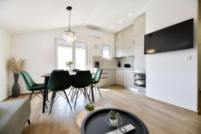 Wohnung Libra in Posedarje mit Terrasse, Garten